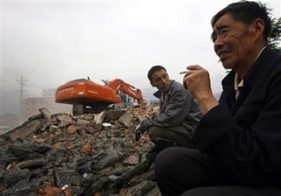 Trung Quốc cứu thêm 40 người còn sống sau động đất